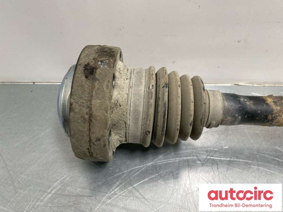 Drivaksel høyre bak, diesel/manuell til VW Transporter / Caravelle 2009-2015 (Fase 2) (T5) (T5) (7E0 501 202|7E0 501 202 A|7E0 501 202  X)