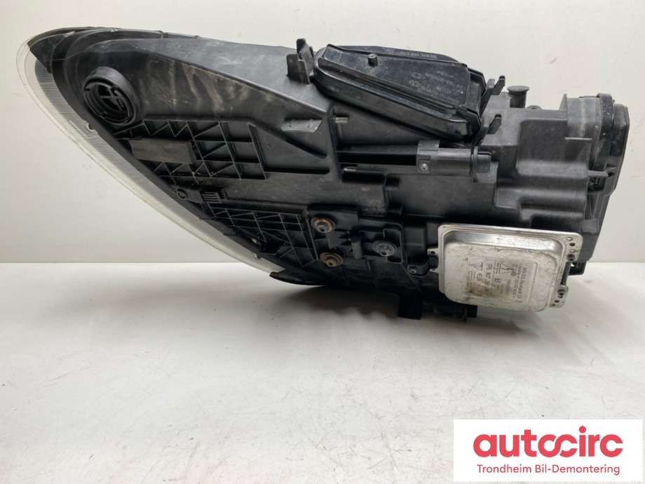 Frontlykt høyre xenon til Porsche Cayenne 2010-2017 (92A) (92A) (95863117800|958941030AE| 95863117801| 95863117802|95863117801)