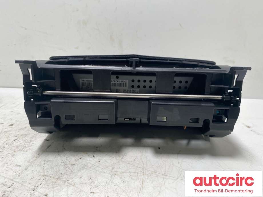 Multimedia display (MCU - Media Controller Unit) til Mercedes C-Klasse 2007-2011 (Fase 1) (W204) (W204) (A 204 820 54 97|)