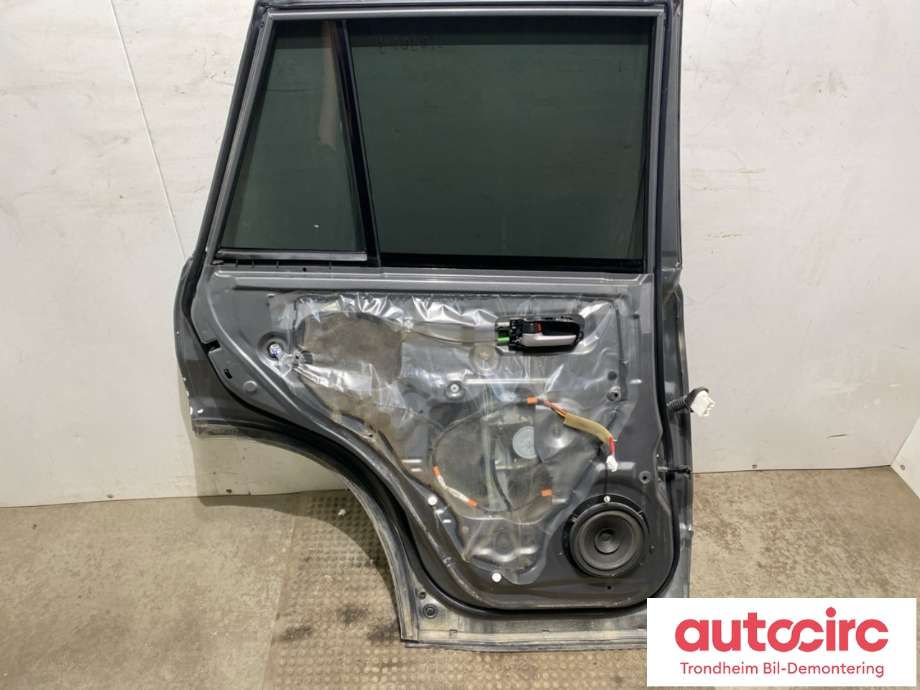Dør venstre bak til Suzuki Grand Vitara 2005-2015 (Type III)  (68004-65832|)