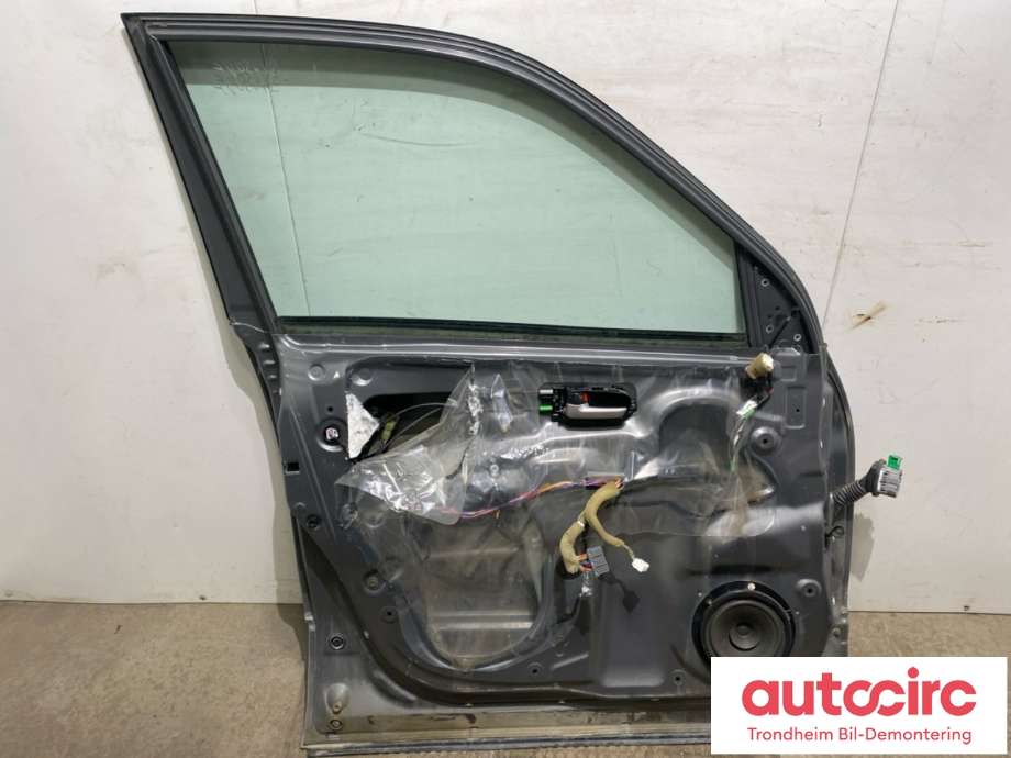 Dør venstre foran til Suzuki Grand Vitara 2005-2015 (Type III) (68002-65843|)