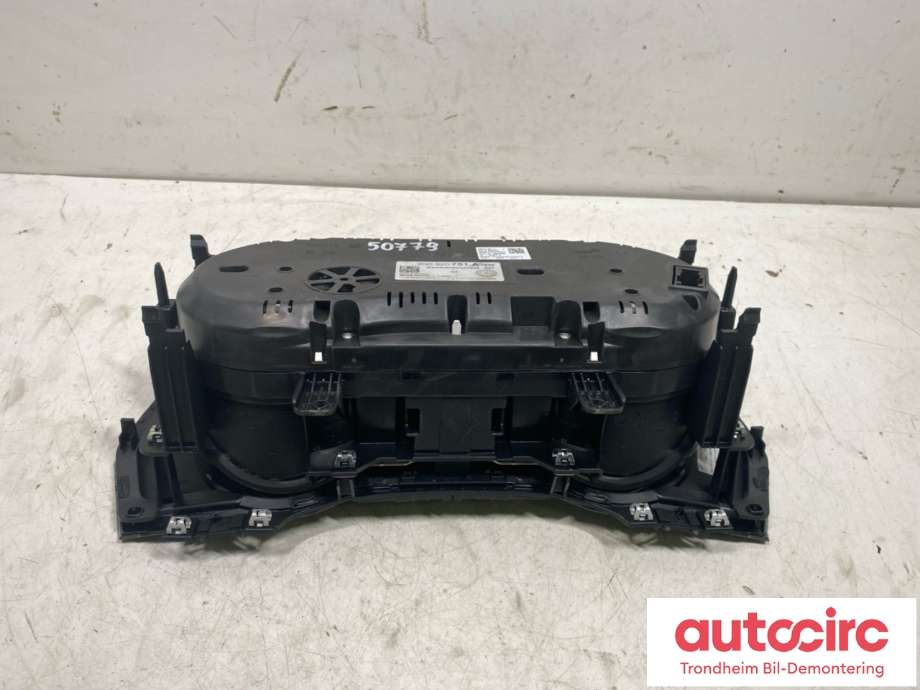 Instrumentpanel til VW Passat 2015-2019 (Fase 1) (B8) (B8) (3G0 920 751 A|)