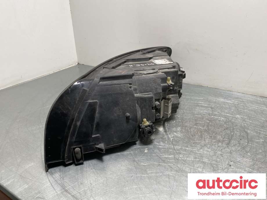 Frontlykt høyre halogen til Volvo S40 2008-2012 (Type II, Fase 2)  (AL|30763034|31299584|)