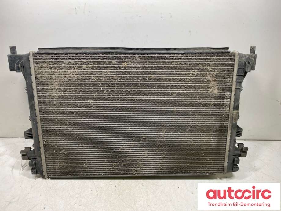 Radiator (automat gir) til VW Passat 2015-2019 (Fase 1) (B8) (B8) (5Q0 121 251 HQ|)