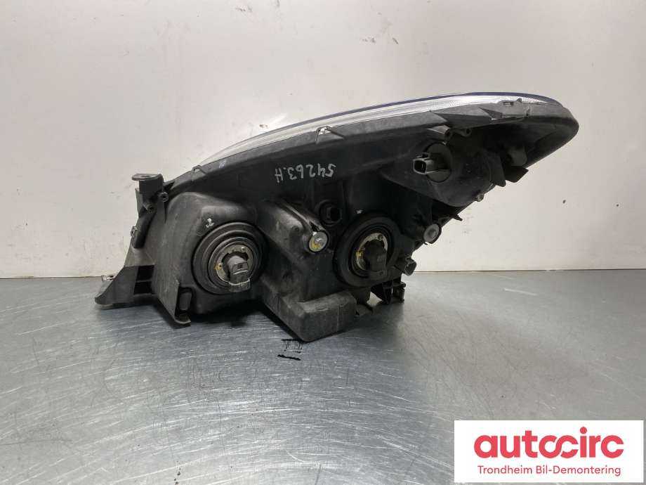 Frontlykt høyre halogen til Toyota Verso 2004-2009 (Type II)  (811300F010|)