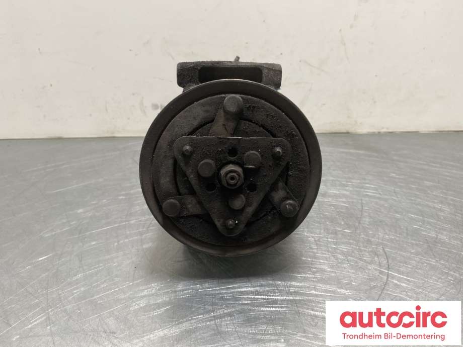 Aircondition kompressor til Peugeot 308 2007-2011 (Type I, Fase 1)  (SANDEN|9659875780|SD6C121355|6453WK| 98 228 268 80| 6453 WL| 16 715 536 80)