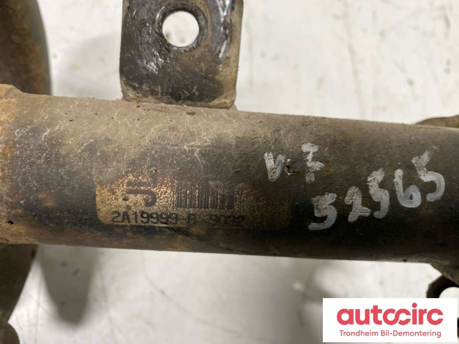 Fjærbein venstre foran til Suzuki Swift 2005-2010 (4160263J62|)
