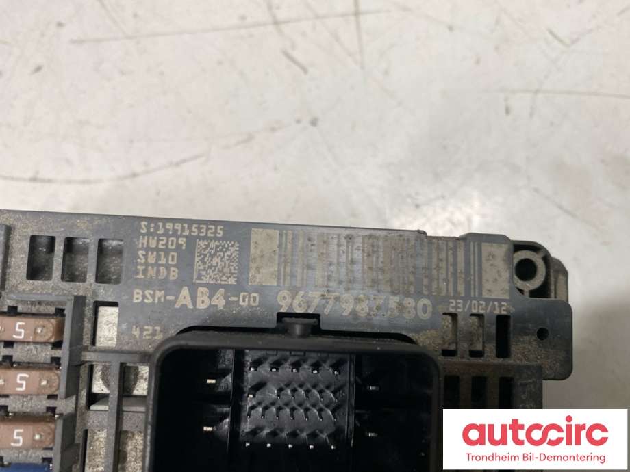 Sikringsboks motorrom til Peugeot 508 2011-2014 (Type I, Fase 1) (6500KL|1607285280|9810719280|9677987580|)