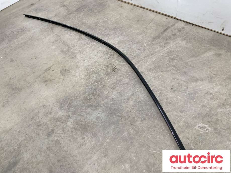 Lister til Porsche Taycan 2019-->>  (9J0853262B|)