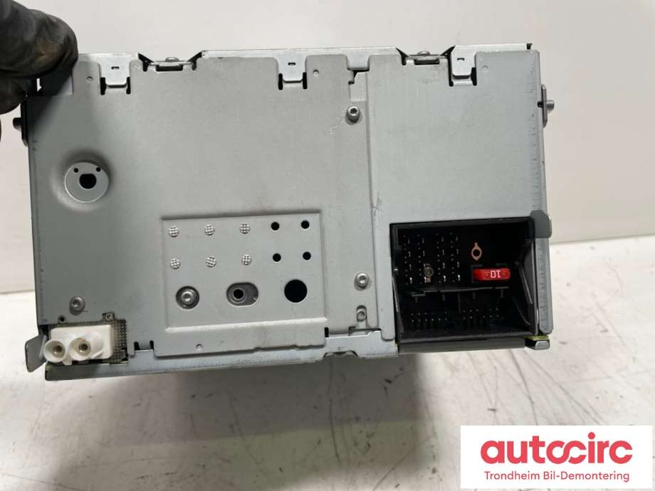 Bilstereo til VW Transporter / Caravelle 2009-2015 (Fase 2) (T5) (T5) (BOSCH|5M0 057 186 J|)