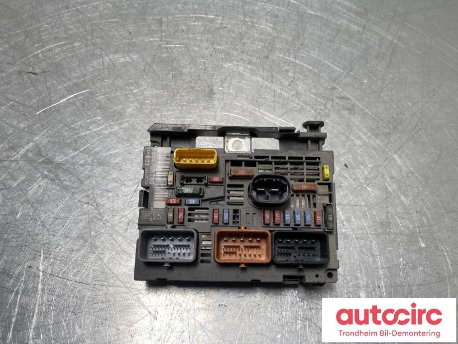 Sikringsboks motorrom til Peugeot 308 2007-2011 (Type I, Fase 1) (DELPHI|9807028880|9807028780|9664706280)