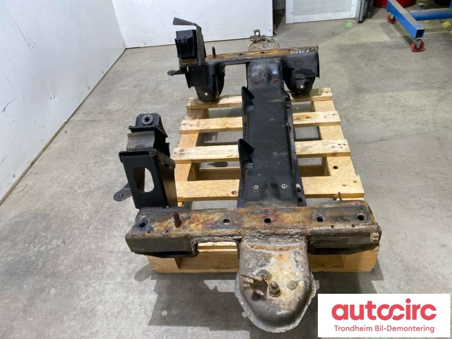 Travers foran hoved til Mercedes Sprinter 1995-2006 (903) (903) (A9023300106|A9023300206|)