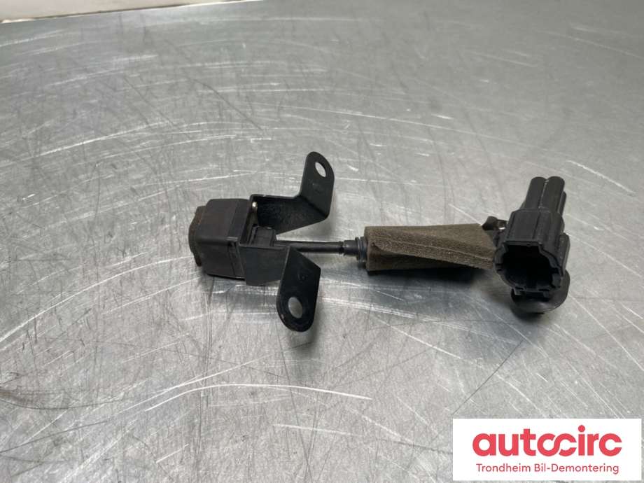Parkeringskamera foran til Nissan Leaf 2011-2017 (Type I)  (284F13NH0B|)