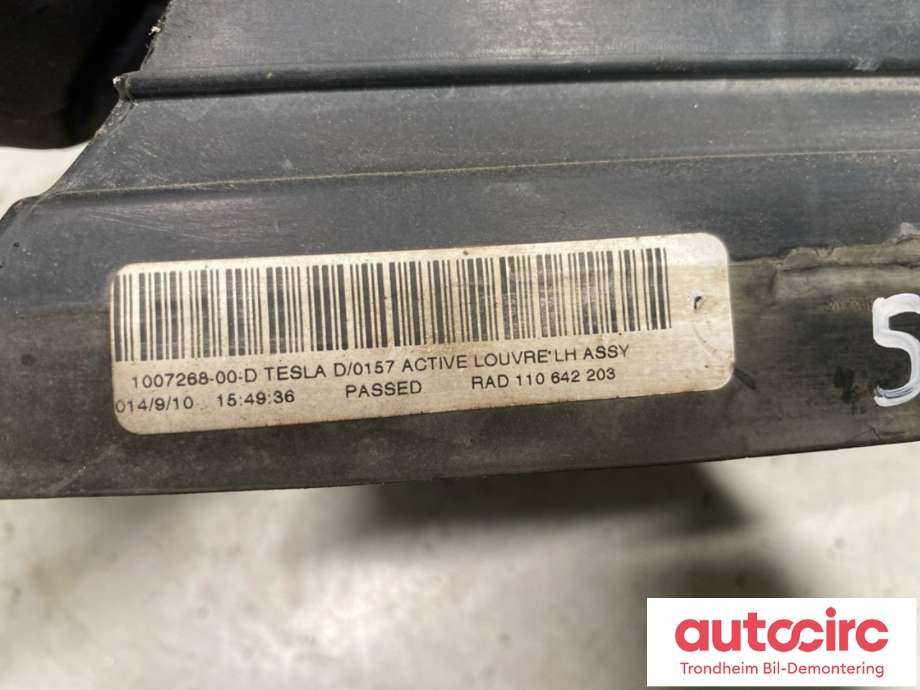 Grill venstre til Tesla Model S 2013-2016 (Fase 1)  (1007268-00-D|6008871-00-A|1007268-00-G)