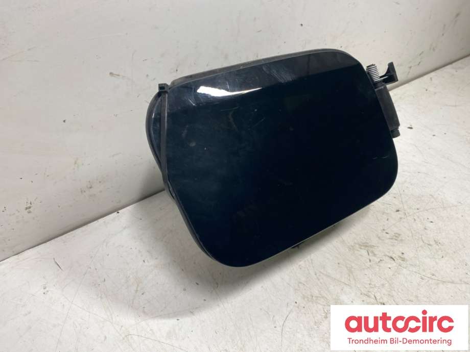 Ladeluke karosseri elbil til BMW iX1 2023-->> (U11) (U11) (51 17 9 482 805|51 17 9 450 859|)