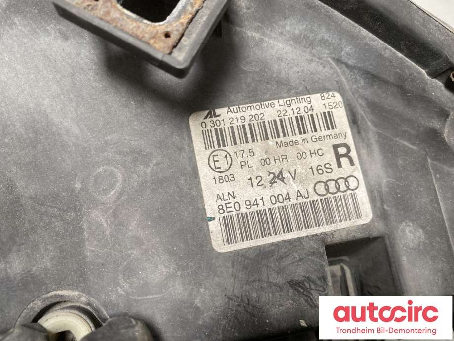 Frontlykt høyre halogen til Audi A4 2004-2008 (Type III) (B7) (B7) (8E0941004AJ|)