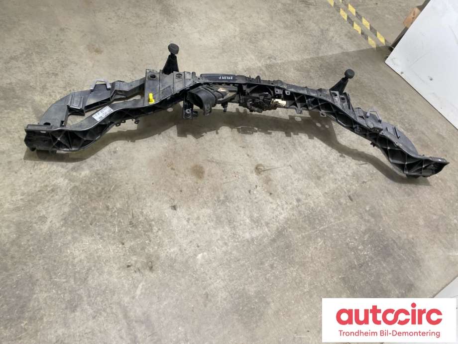 Frontplate til Ford Kuga 2013-2019  (1788544|CV44-8B041-AA|)
