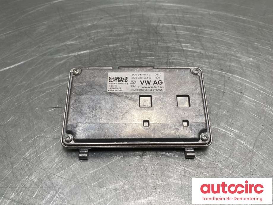 Parkeringskamera foran til VW Crafter 2016-->> (Type II)  (BOSCH|65.27612-6005|3Q0 980 654 L|3Q0 980 654 A| 0 203 500 840)