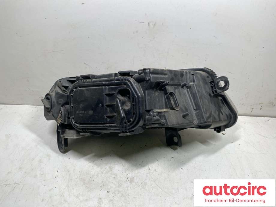 Frontlykt venstre xenon til Audi A6, Allroad 2006-2008 (Type II, Fase 1) (C6) (C6) (HELLA|4F0 941 029 AK|)