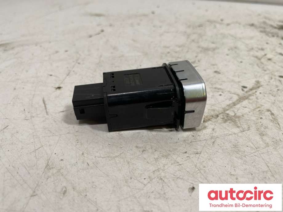 Bryter nødblink til Hongqi E-HS9 2022-->>  (3726110-QR01|)