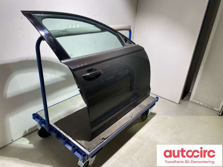 Dør høyre foran til Audi A6, Allroad 2015-2019 (Type III, Fase 2) (C7) (C7) (4G0831052|)