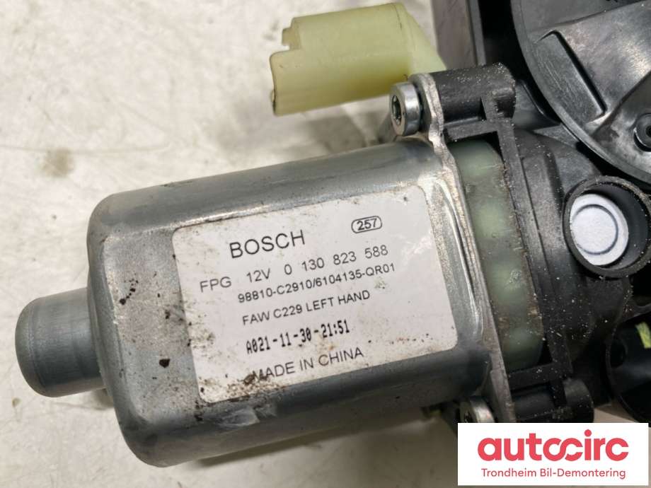 Ruteheis, kun motor, høyre bak til Hongqi E-HS9 2022-->>  (BOSCH|6104135-QR01|0130823588|)