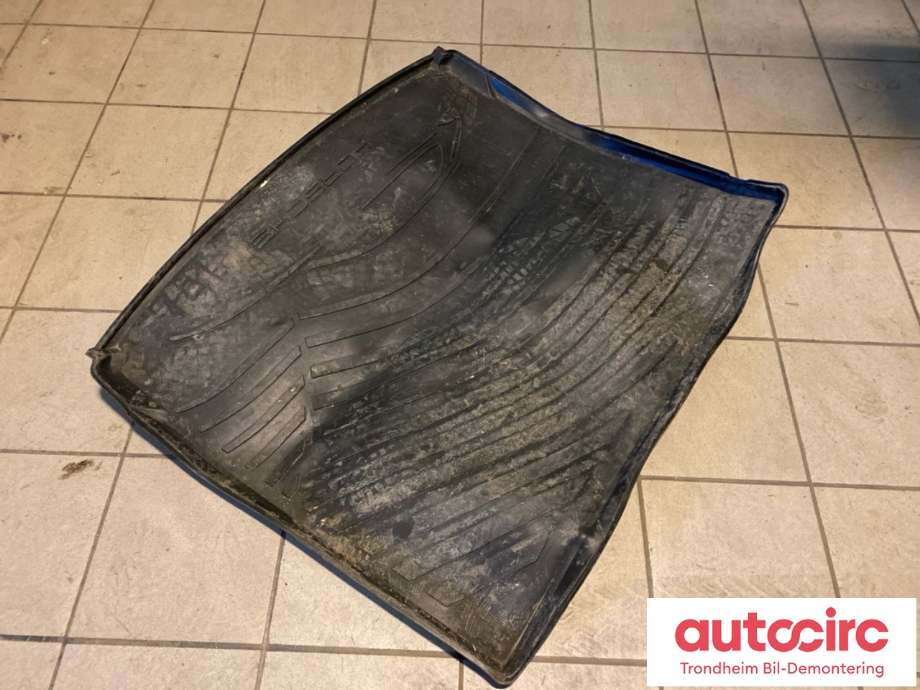 Bagasjerom teppe/gulvplate til Porsche Cayenne 2010-2017 (92A) (92A) (958 044 800 53|)