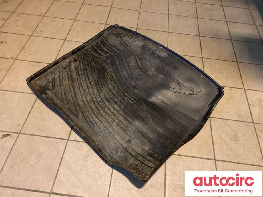 Bagasjerom teppe/gulvplate til Porsche Cayenne 2010-2017 (92A) (92A) (958 044 800 53|)