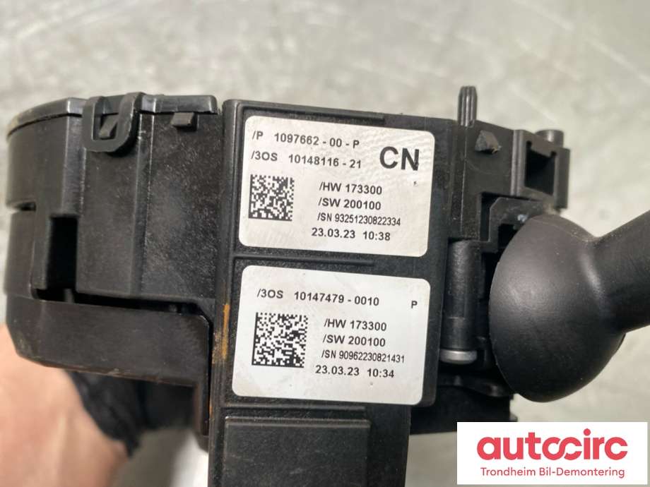 Bryter combi til Tesla Model Y 2021-2024 (Type I)  (1097662-00-Q|1097662-00-R|1097662-00-O|1097662-00-N|1097662-00-M|1097662-00-L)