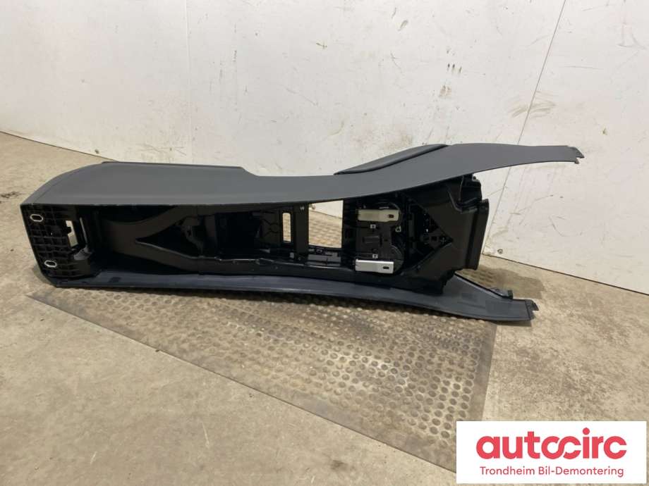 Midtarmlene foran til BMW i4 2021-->> (G26) (G26) (51166996833|)