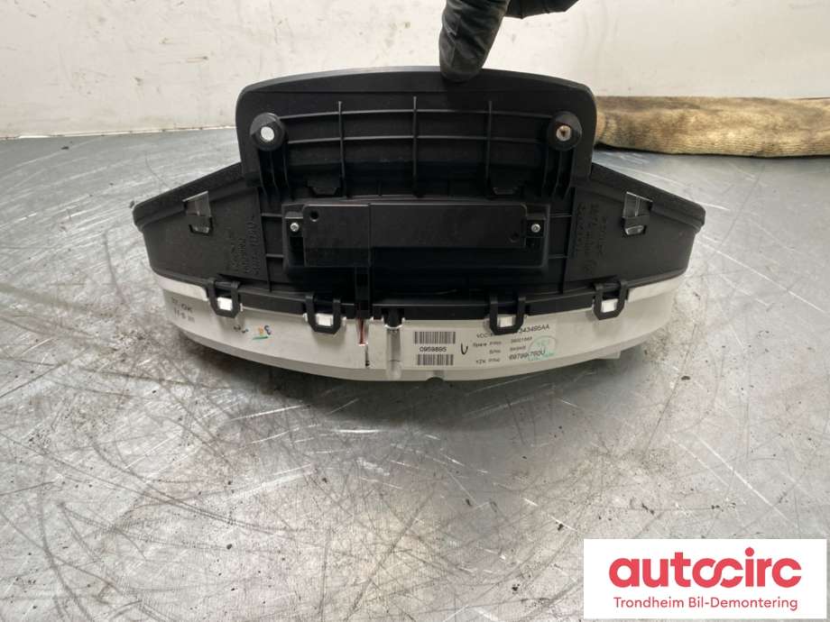 Instrumentpanel til Volvo V60 2010-2013 (Type I, Fase 1)  (R-DESIGN|36001888|31343495|)