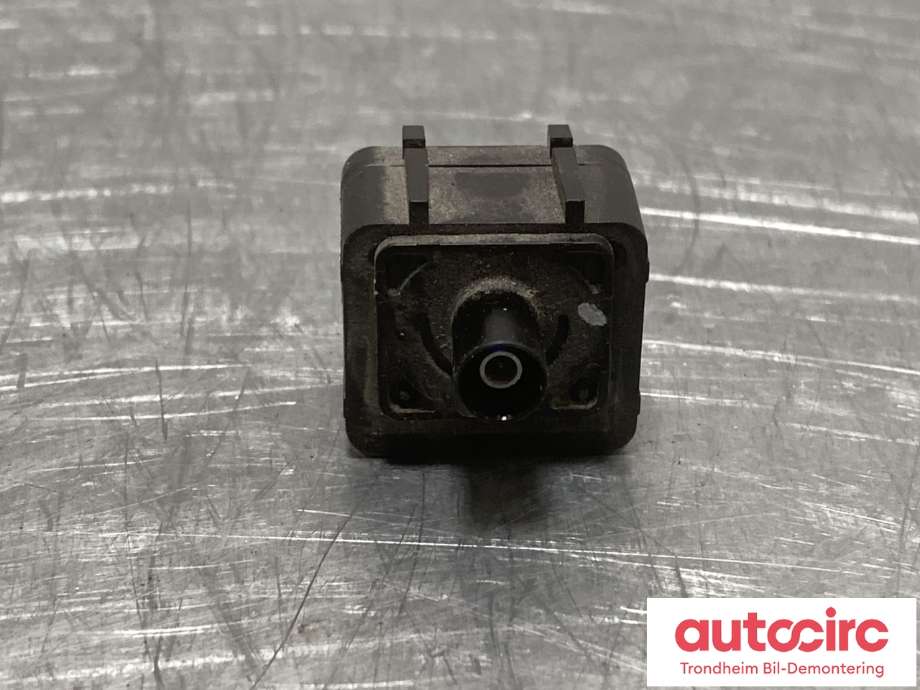 Parkeringskamera bak til Peugeot e-3008 2023-->>  (9847393780|)