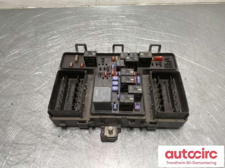 Sikringsboks motorrom til Ford Edge 2016-2019 (2143626|F2GT-14A067-MF|F2GT-14A067-MG)