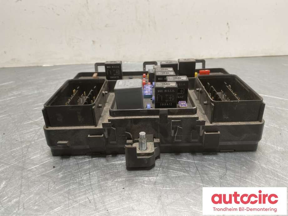Sikringsboks motorrom til Ford Edge 2016-2019 (2143626|F2GT-14A067-MF|F2GT-14A067-MG)