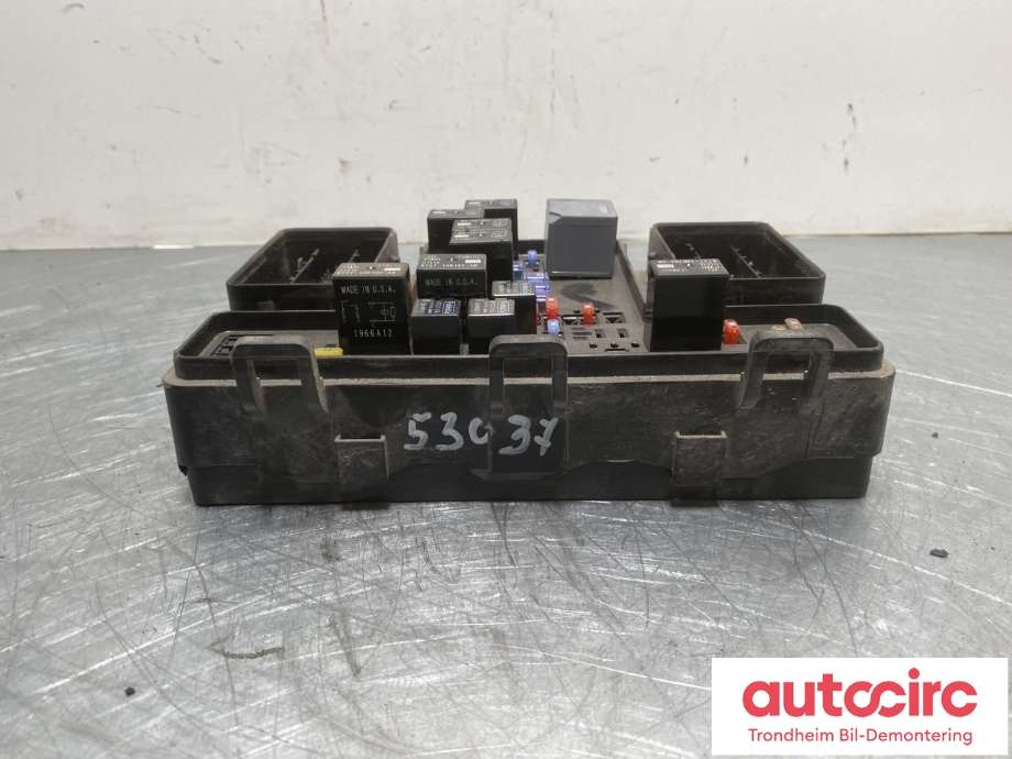 Sikringsboks motorrom til Ford Edge 2016-2019 (2143626|F2GT-14A067-MF|F2GT-14A067-MG)