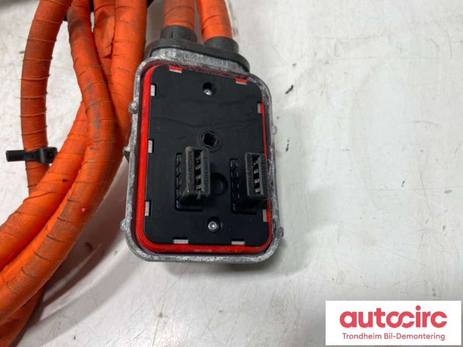 Batterilader inntak/luke til Jaguar I-PACE 2018-->> (J9D3-10C756-HC|T4K10142|J9D310C756HC| J9D3002A59AC|)