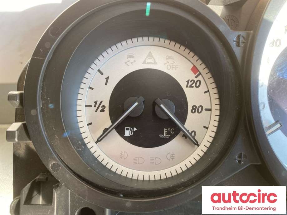 Instrumentpanel til Mercedes C-Klasse 2011-2014 (Fase 2) (W204) (W204) (A2049008507|A 204 900 24 08|)