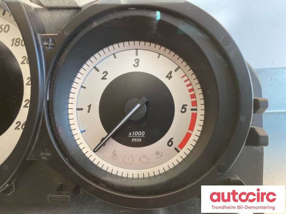 Instrumentpanel til Mercedes C-Klasse 2011-2014 (Fase 2) (W204) (W204) (A2049008507|A 204 900 24 08|)