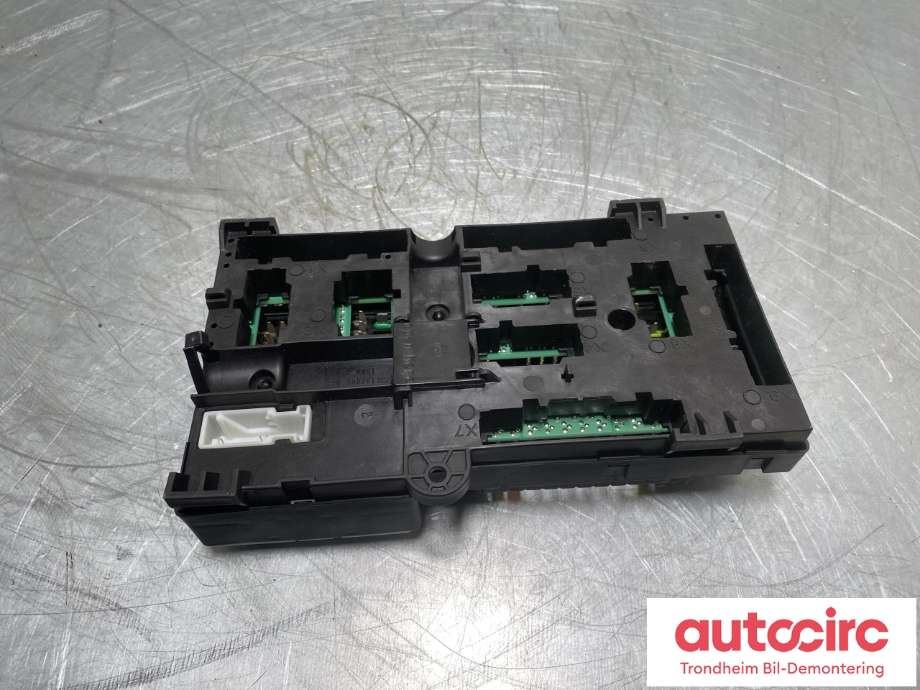 Sikringsboks til BMW i4 2021-->> (G26) (G26) (61 14 5 A4C FB9|)