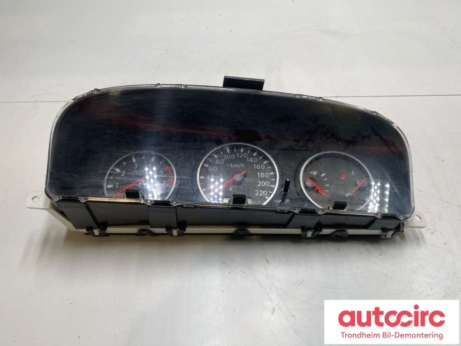 Instrumentpanel til Nissan X-Trail 2002-2007 (T30) (T30) (24820ES62C|24820ES67C|)