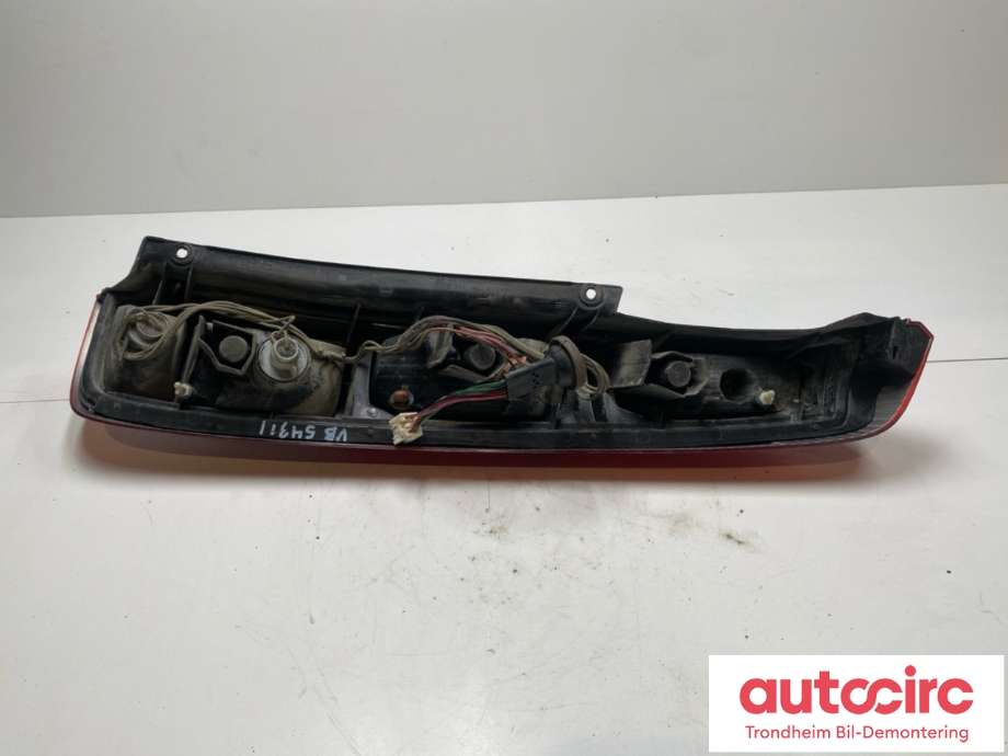 Baklykt venstre til Nissan X-Trail 2002-2007 (T30) (T30) (26555EQ00A|26555EQ00B|)
