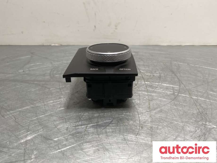 Bilstereo navigasjon betjeningspanel til BMW i4 2021-->> (G26) (G26) (65825A371C4|65 82 5 B6D 4E9|)