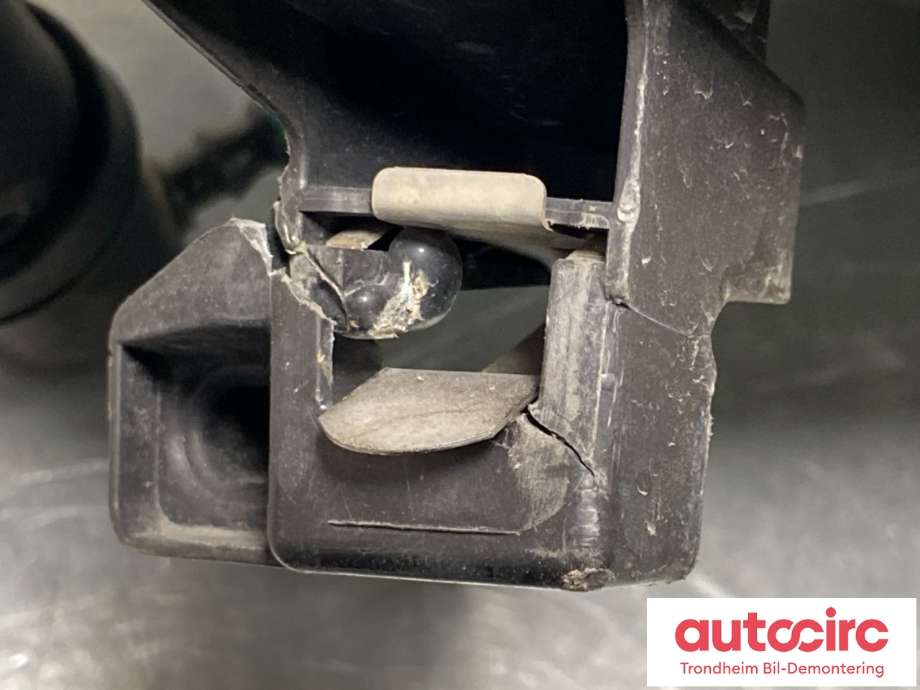 Frontlykt venstre xenon til Ford Kuga 2008-2012 (Type I) (1590743|8V4113006AE|8V41-13D155-AF| 1EL 009 696-41)