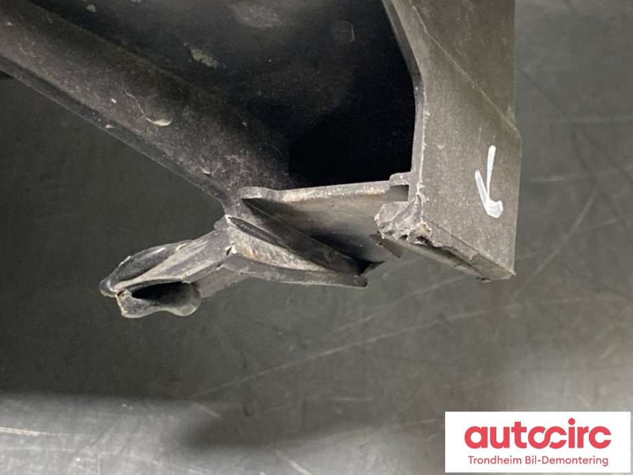 Frontlykt venstre xenon til Ford Kuga 2008-2012 (Type I) (1590743|8V4113006AE|8V41-13D155-AF| 1EL 009 696-41)