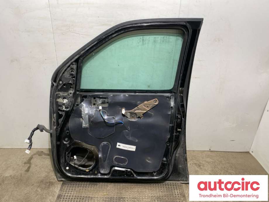 Dør høyre foran til Nissan Pathfinder 2010-2014 (Fase 2) (R51) (R51) (H01005X2MA|)