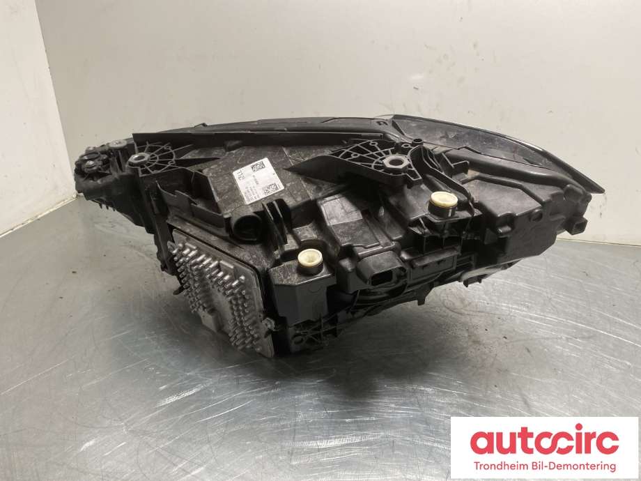 Frontlykt høyre full-LED til BMW i4 2021-->> (G26) (G26) (5A3B304|63 11 5 B35 E02|)