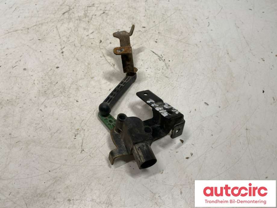Sensor nivå, venstre bak til Audi A3 2012-2016 (Type III, Fase 1)  (5Q0 512 521 F|5Q0 512 521 J|)