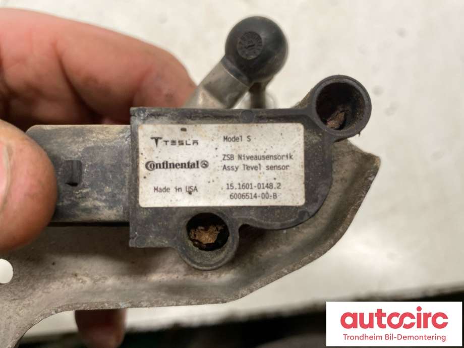 Sensor nivå, venstre foran til Audi A3 2012-2016 (Type III, Fase 1)  (5Q0 512 521 F|5Q0 512 521 J|)