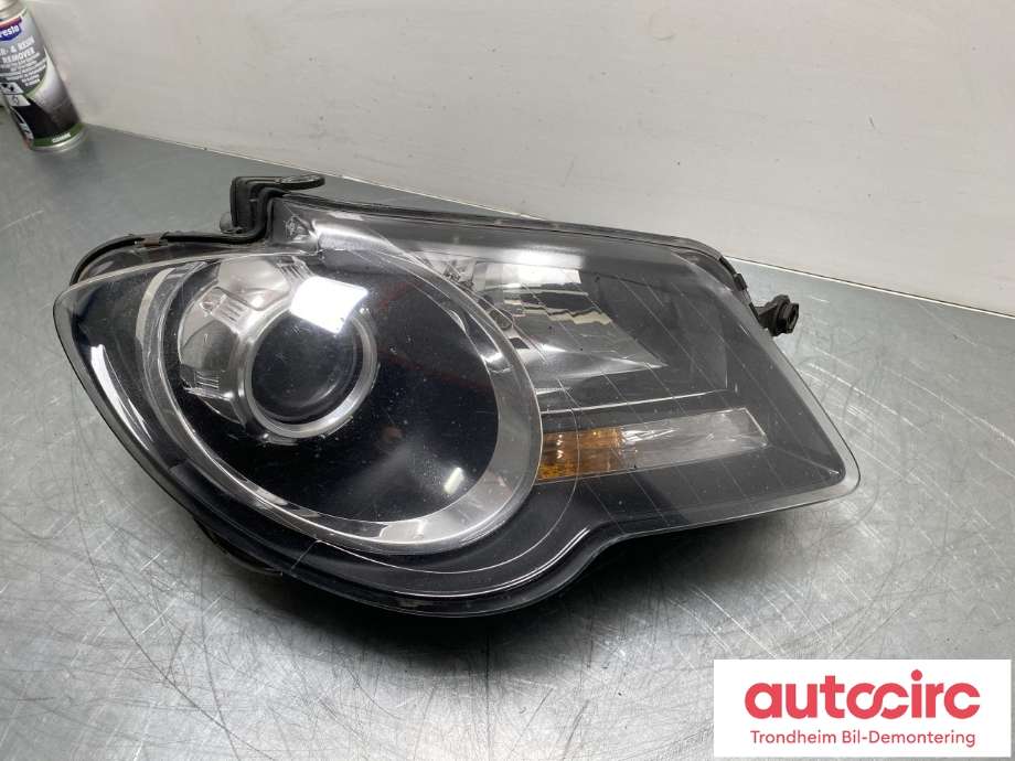Frontlykt høyre halogen til VW Touran 2010-2015 (Type I, Fase 3) (1T1941006C|)