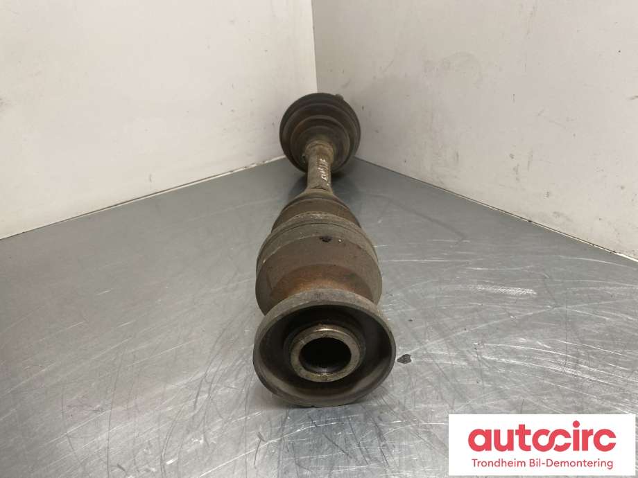 Drivaksel venstre foran, diesel/manuell til VW Tiguan 2007-2011 (Type I, Fase 1) (5N0 407 763 A|5N0 407 761 Q|5N0 407 763 AX)